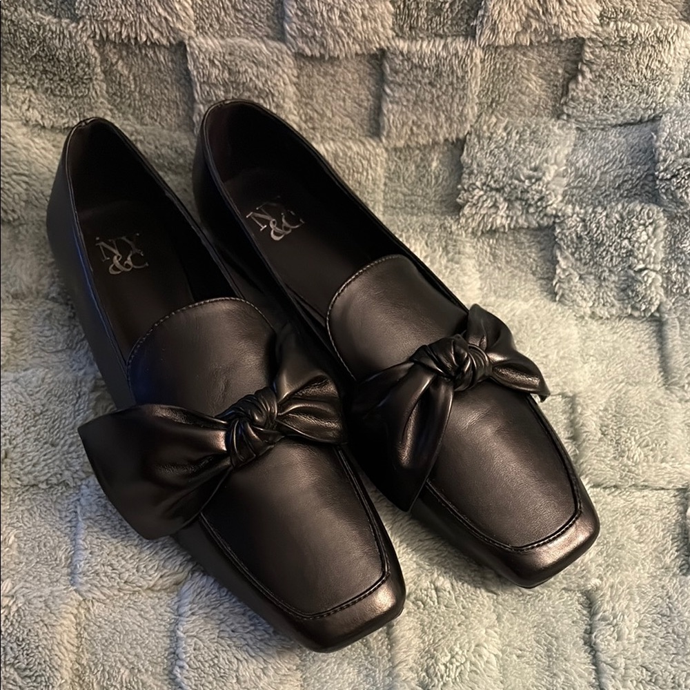 Elegant Black Loafers with Bow Size 8.5